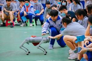 播撒科学种子 点燃创新梦想 | 广东华侨中学初中校区第 29 届科技节精彩回顾